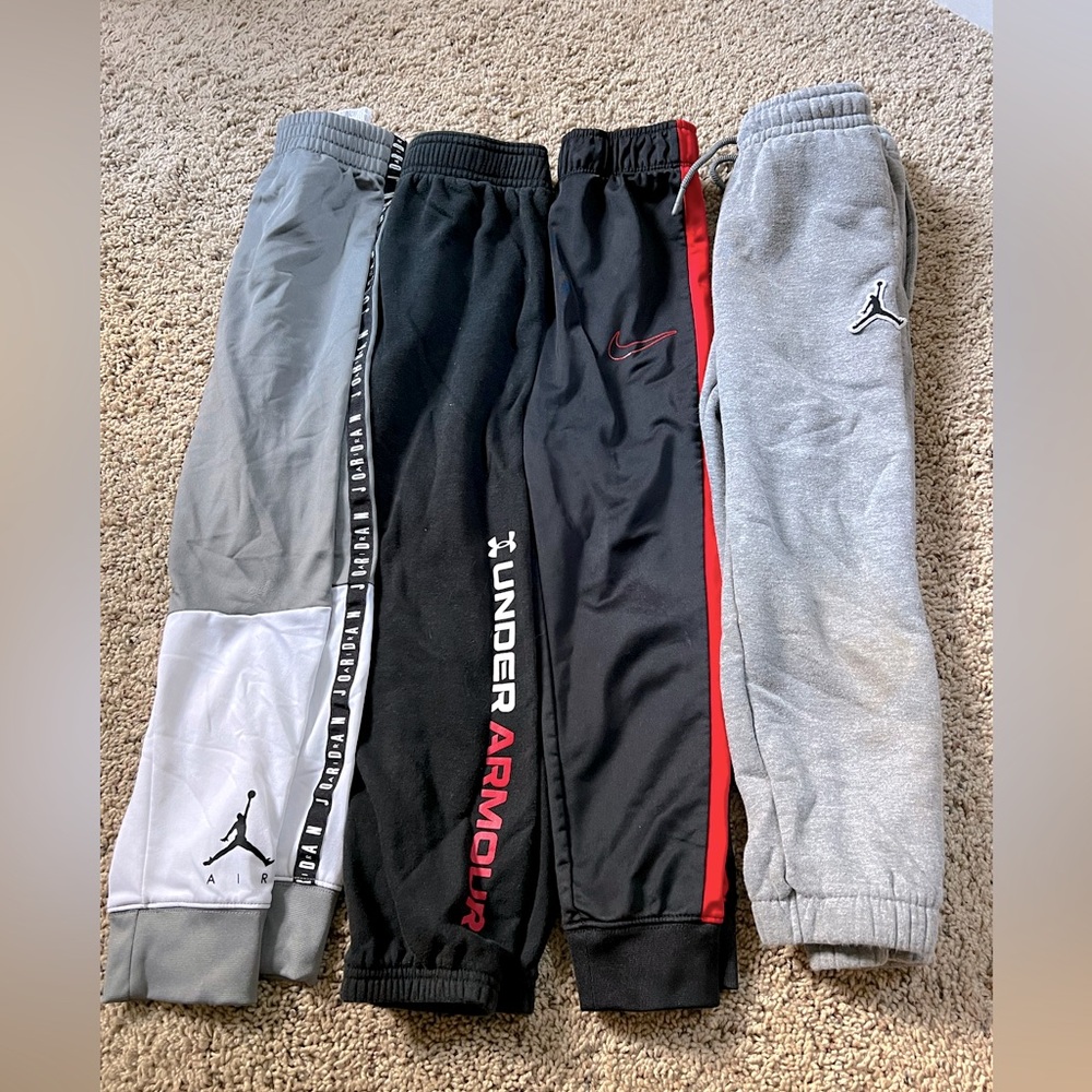 Nike & Under Armour Boys Sweatpants 4 Pair Boys size 7